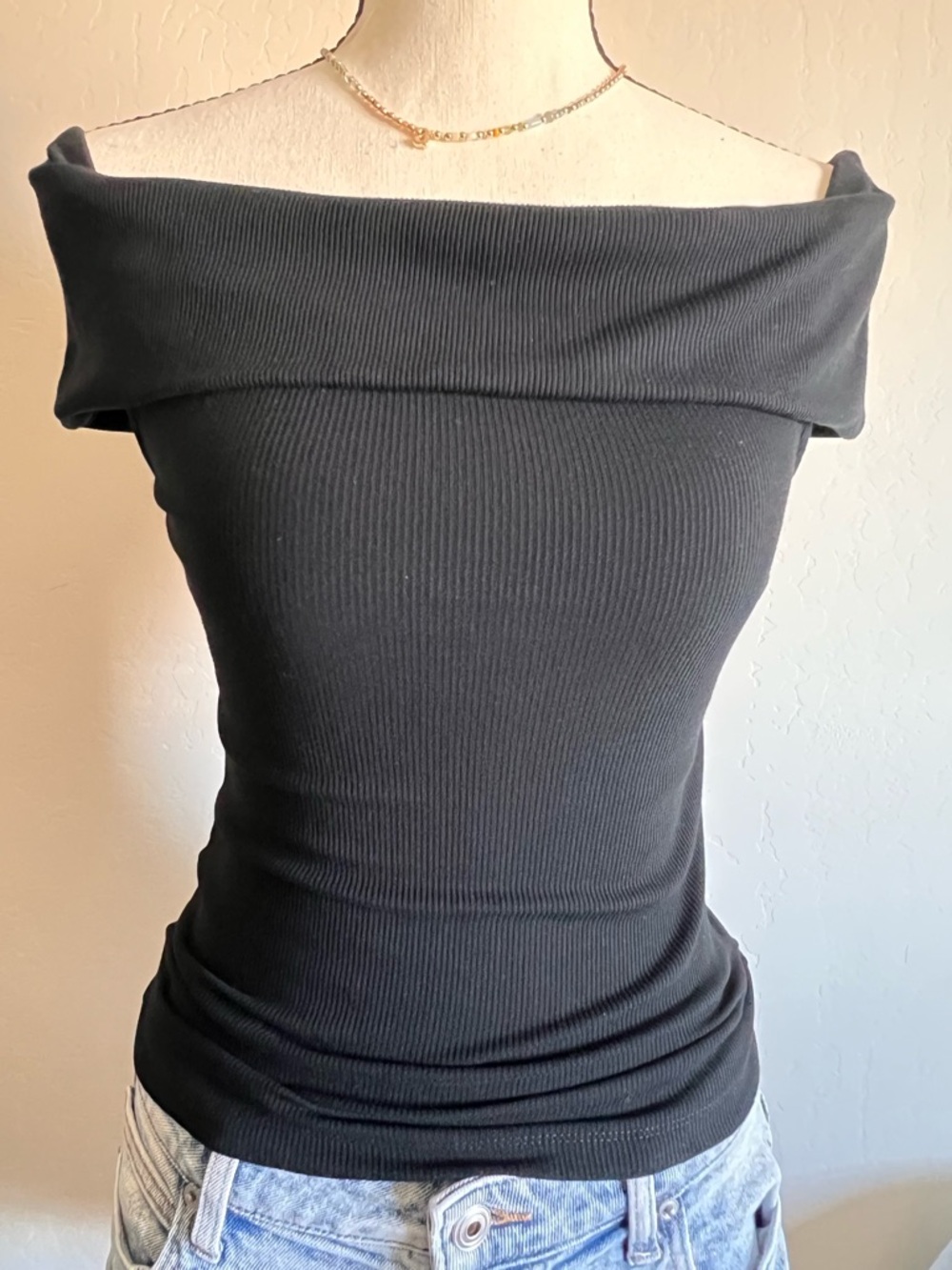 Express Women’s Fitted Black Ribbed Top